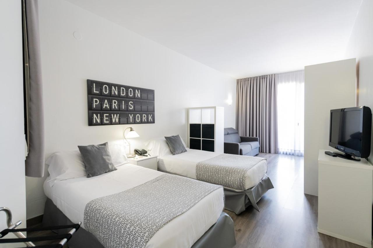 Aparthotel Atenea Calabria Barcellona Esterno foto
