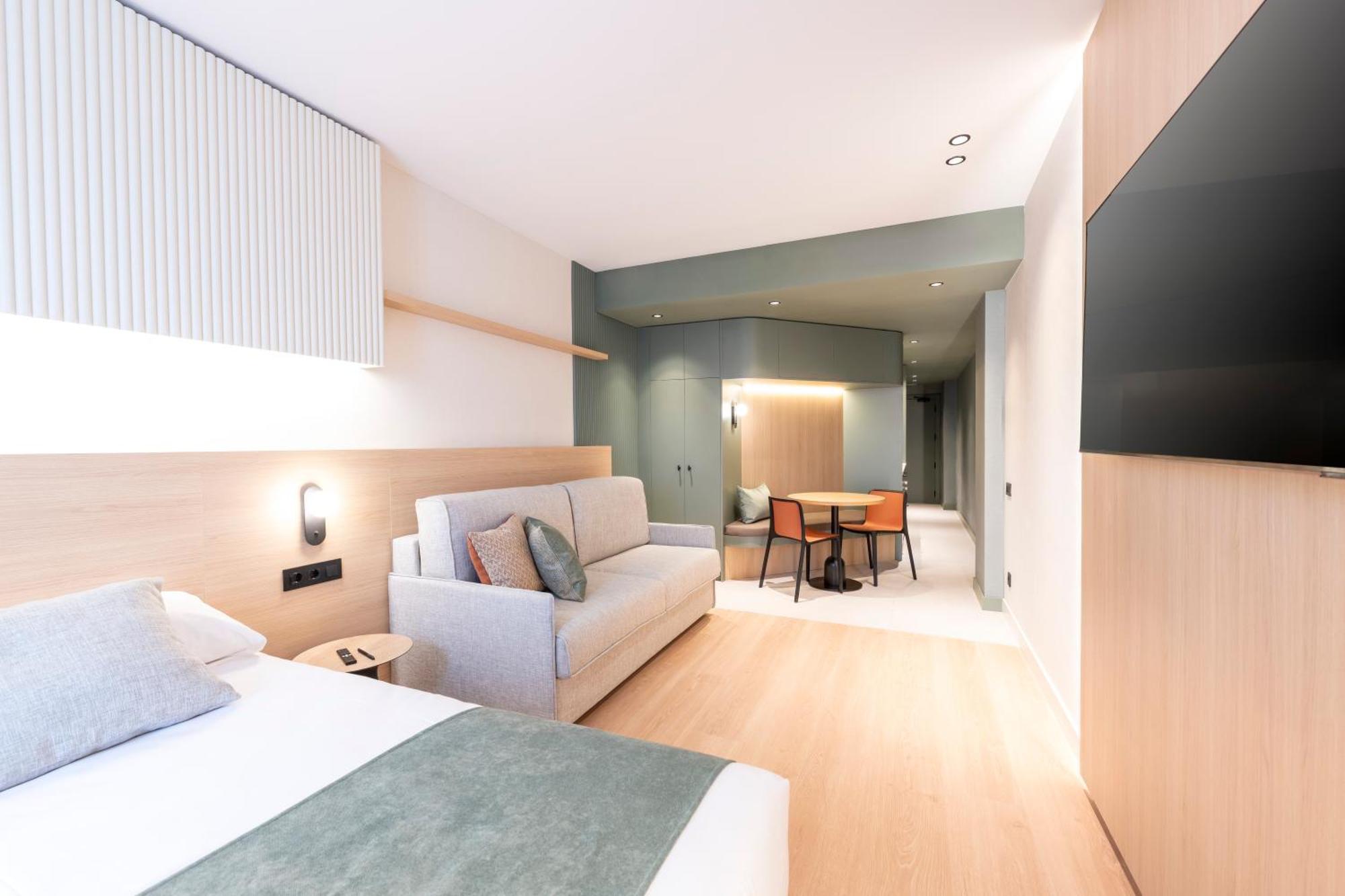 Aparthotel Atenea Calabria Barcellona Esterno foto
