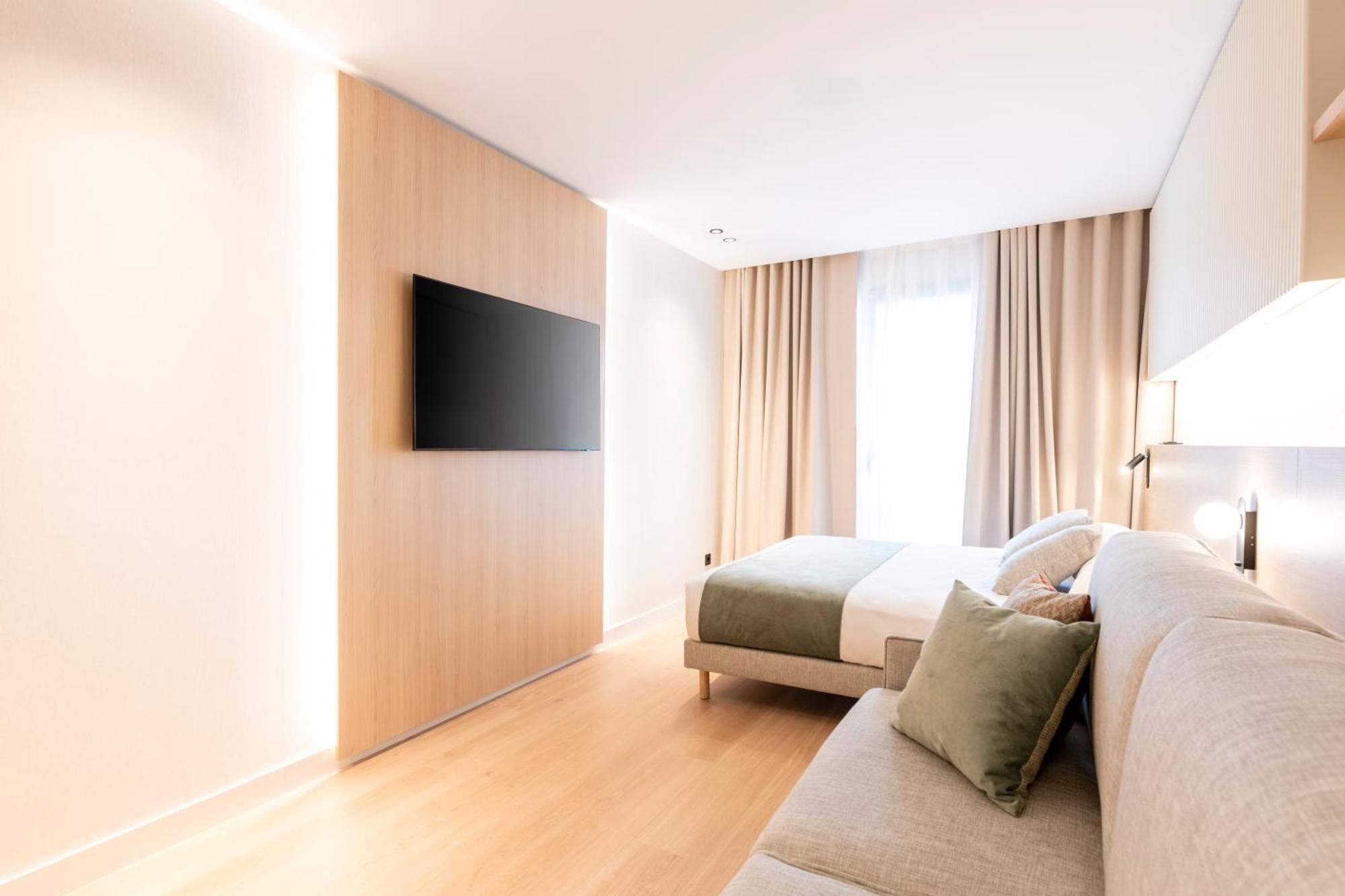 Aparthotel Atenea Calabria Barcellona Esterno foto