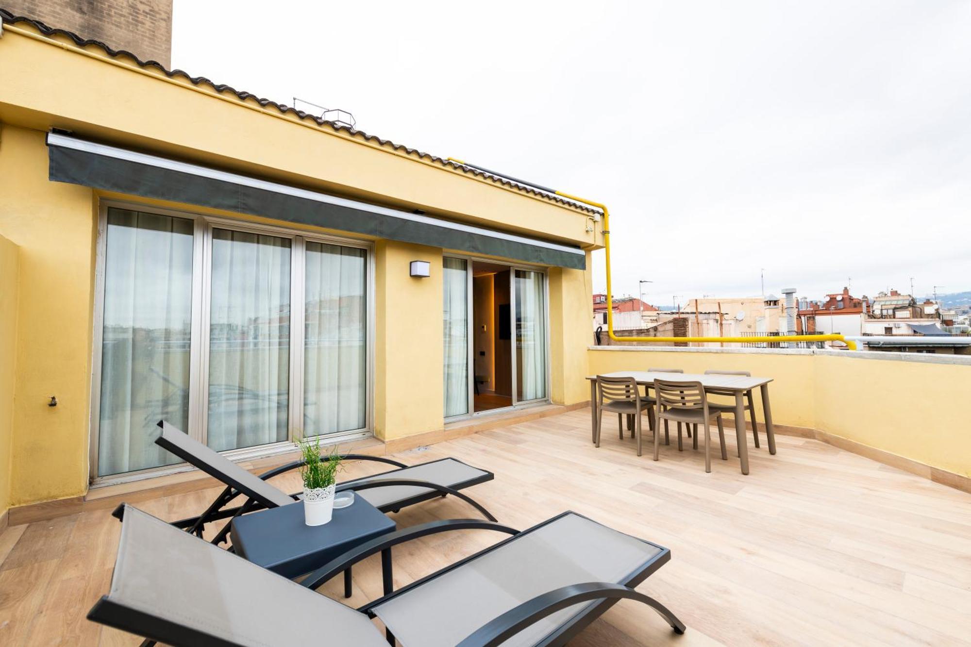 Aparthotel Atenea Calabria Barcellona Esterno foto