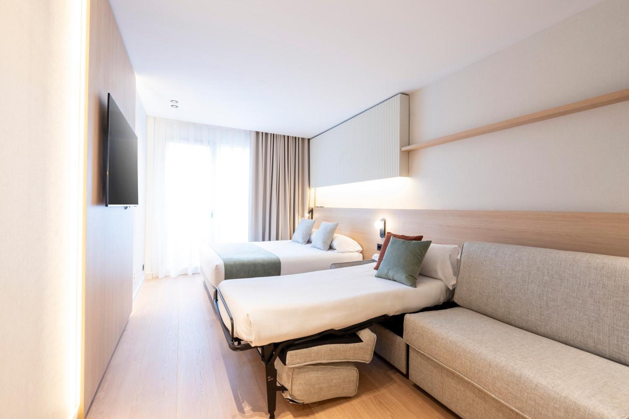Aparthotel Atenea Calabria Barcellona Esterno foto