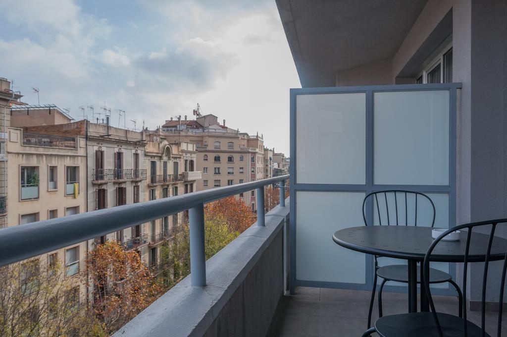 Aparthotel Atenea Calabria Barcellona Esterno foto
