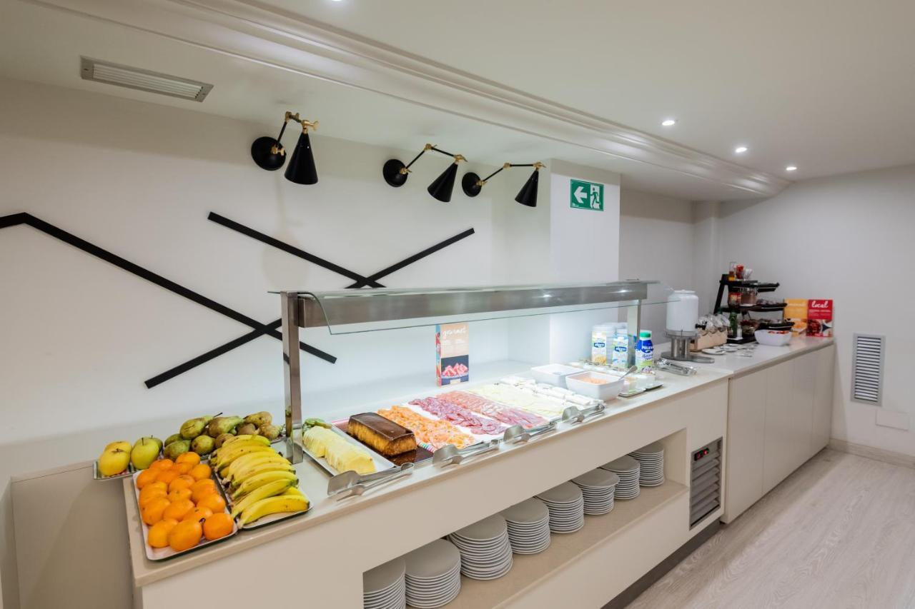 Aparthotel Atenea Calabria Barcellona Esterno foto