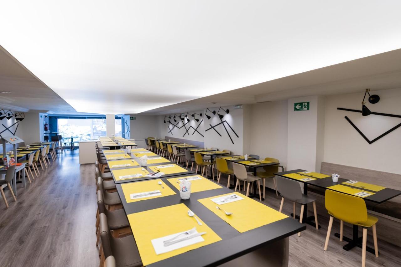 Aparthotel Atenea Calabria Barcellona Esterno foto